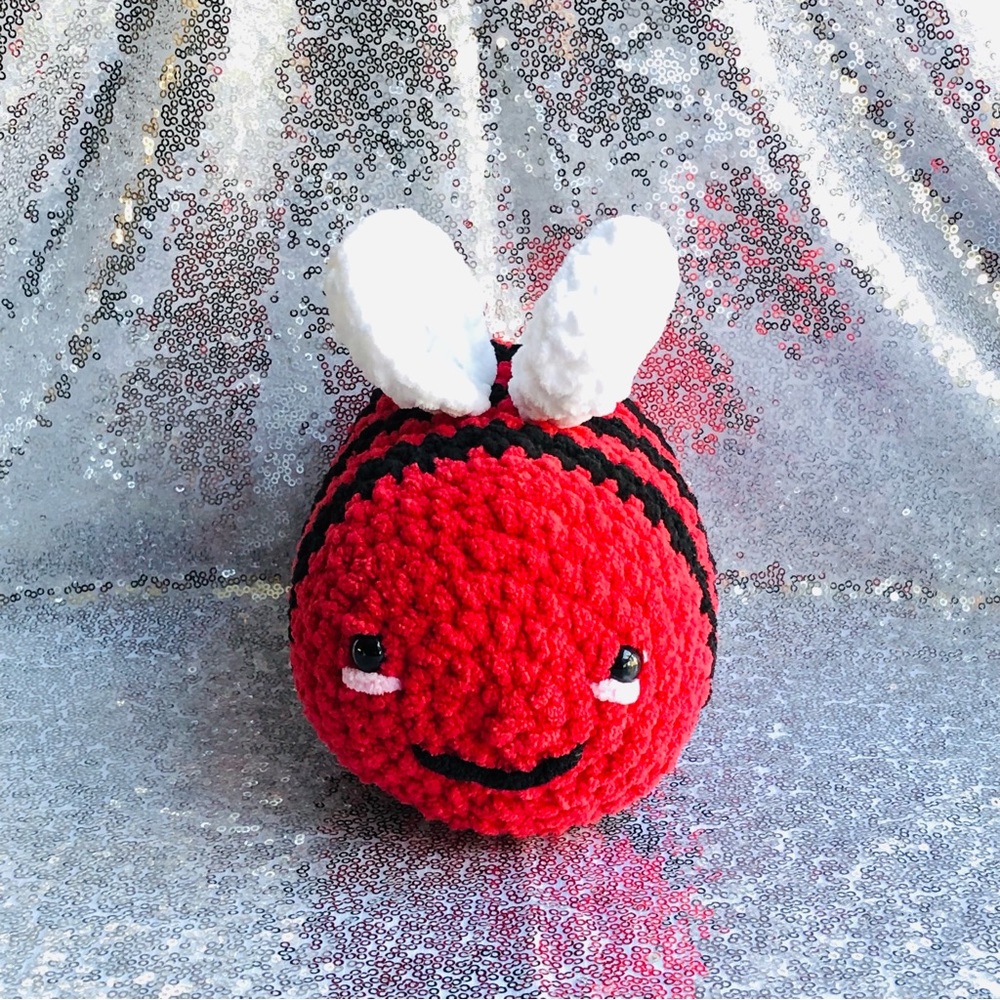 Handmade Plushie Bumblebee - Picture 1 of 15